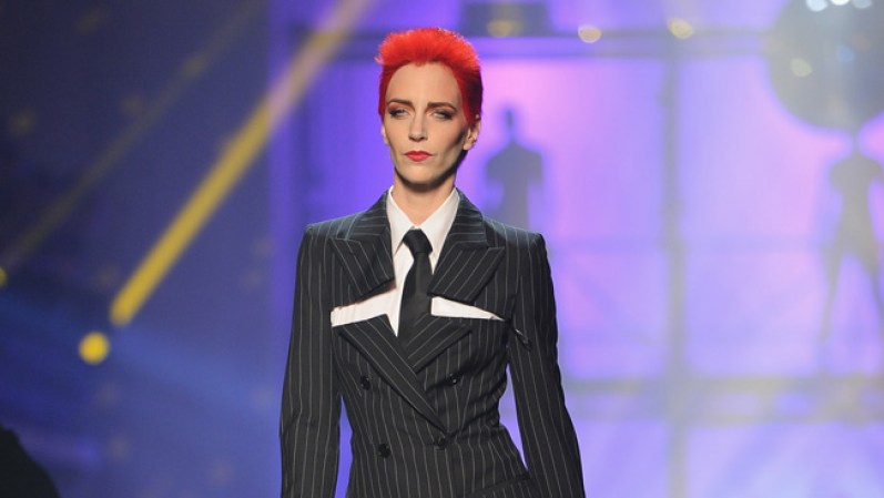 El cabello rojo de Lenox y sus trajes masculinos la hicieron inconfundibles.