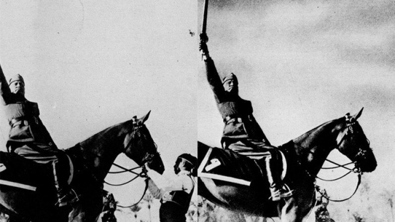 Pero el Photoshop no es algo de los últimos tiempos… si alguien sabe cómo imponer en una foto, es Benito Mussolini, quien eliminó a la persona que estaba con el caballo para tener un retrato más “heroico”.