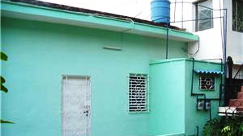 Casa: 2 cuartos, 1 baño.<br />Precio: $ 20,000. <br />Dirección: en Marianao, Ciudad Habana.
