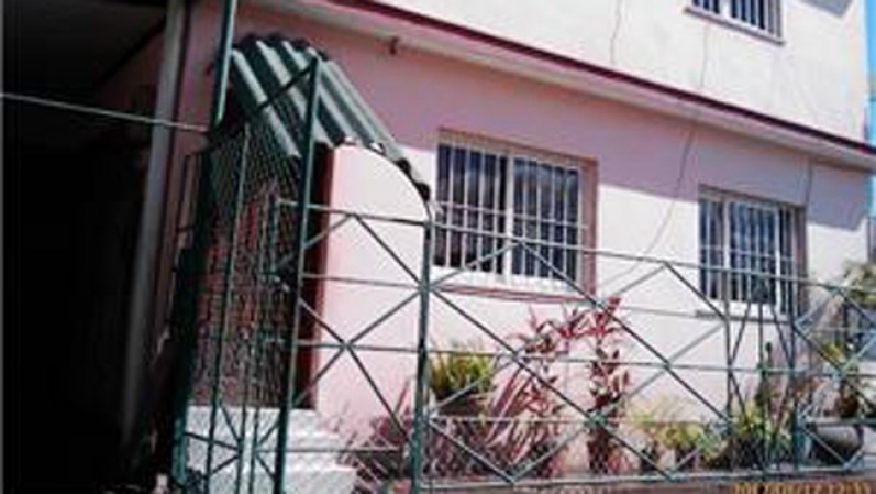 Casa; 4 cuartos, 3 baños<br />Precio: $ 40,000. <br />Dirección: en Padre Zamora, Marianao, Ciudad Habana.