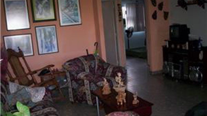 Apartamento: 2 cuartos, 1 baño<br />Precio: $ 35,000. <br />Dirección: en Nuevo Vedado, Plaza, Ciudad Habana.