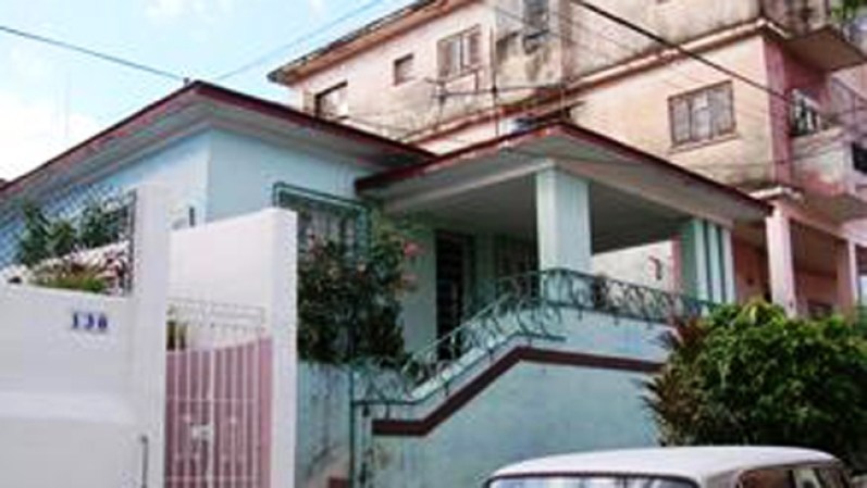 Casa: 3 cuartos, 2 baños<br />Precio: $ 50,000.<br />Dirección: en Lawton, 10 de Octubre, Ciudad Habana.
