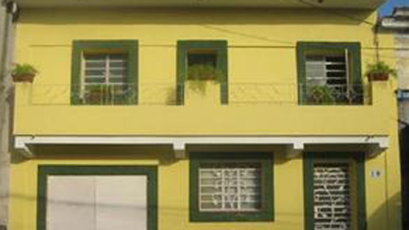 Casa: 4 cuartos, 2 baños.<br />Precio: $ 50,000. <br />Dirección: en Cerro, Cerro, Ciudad Habana.