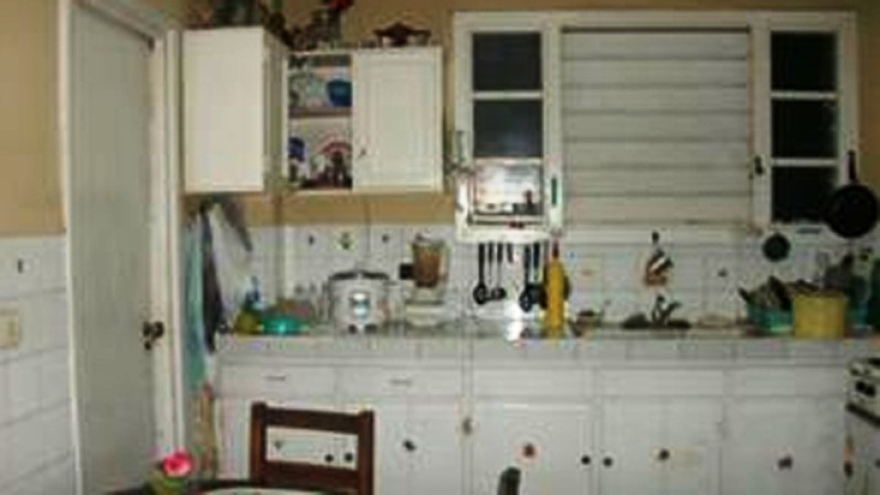 Apartamento 3 cuartos, 2 baños.<br />Precio: $ 75,000.<br />Dirección: en Plaza, Plaza, Ciudad Habana.
