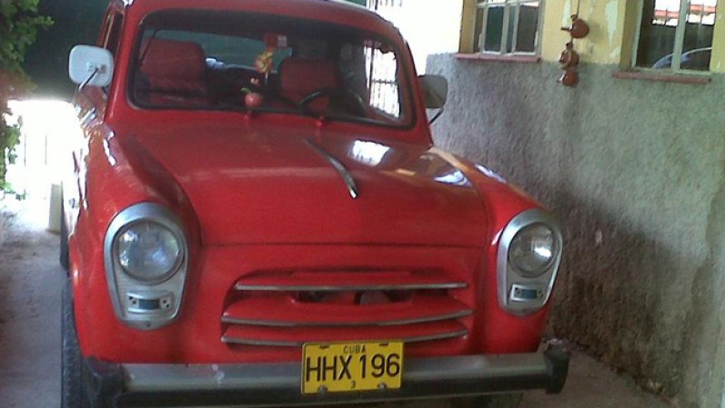 Vendo ford ingles - $9,000. Yaniris o Arnel, 260-6504 o 5 268-0861