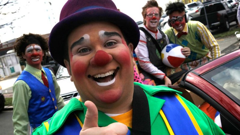 Ringling Brothers and Barnum & Bailey Circus presenta en Miami su famoso espectáculo en el cual se incluye por primera vez un grupo de acróbatas cubanos.