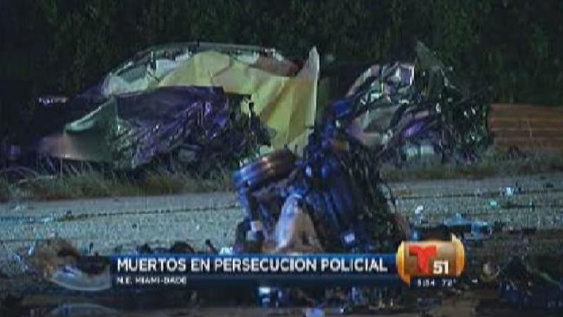 Los restos de ambos coches convertían al lugar del accidente en una escena macabra.