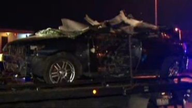 18 DE MARZO, 2013 - Una madre y su hija de 5 años de edad, resultaron heridos en un choque de dos autos en Red Road SW 4 Street.