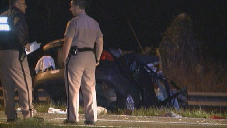 Así quedó el auto en que viaban padre e hija.