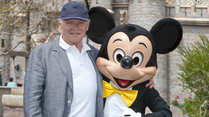 El Dr. Hannibal Lecter, el asesino serial, es el personaje por el que muchos conocen a Anthony Hopkins. El actor británico de cine, teatro y televisión adquirió la ciudadanía estadounidense en el 2000. Es considerado uno de los mejores actores de Hollywood.
