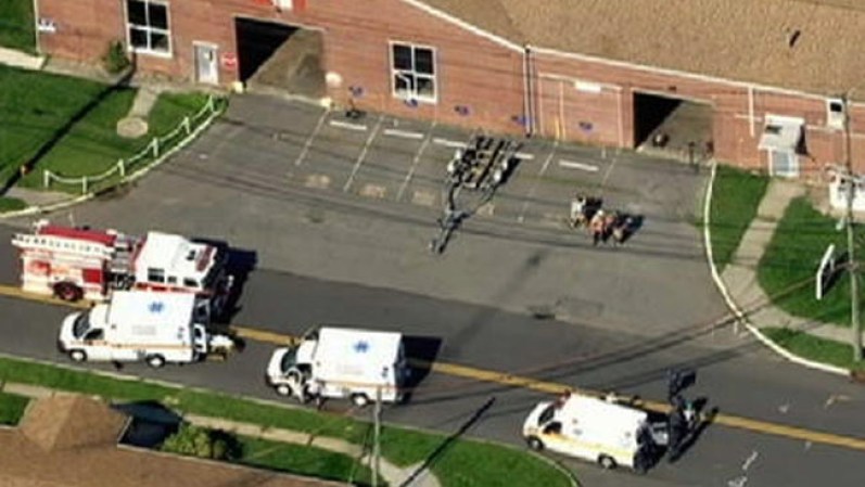 16 DE SEPTIEMBRE DE 2013: Masacre en la base naval de Washington deja 13 muertos.<br /><br /><br /> Funcionario mata a 13 personas en base naval <br />