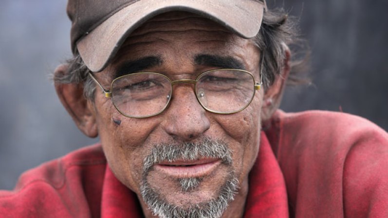 Cuando se les pregunta si harían otra cosa, dicen que es lo que saben hacer. ¿En qué otro lugar podríamos trabajar y conseguir de todo?,comentan a los medios locales de la zona, como el diario, El Expreso. Jorge Daniel, es un inmigrante indocumentado. Dice que trabajó en construcción por 3 años en Arizona hasta que fue detenido por inmigración.