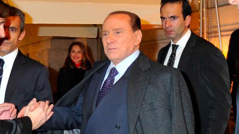 Silvio Berlusconi actualmente se encuentra en el proceso de su segundo divorcio con la actriz Verónica Lario.