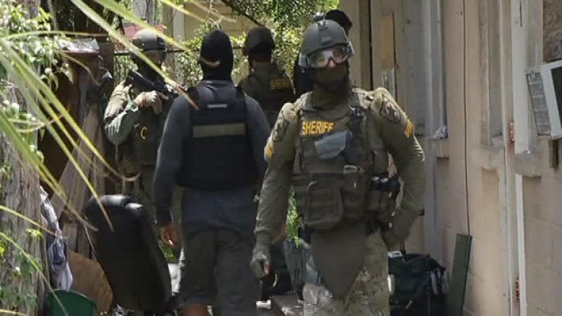 24 DE JULIO DE 2012 - De acuerdo a información difundida por la Oficina del Alguacil de Broward, la noche del martes se realizó un operativo anti drogas.