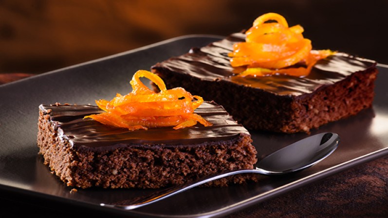 Estudios señalan que el consumo de chocolate negro, con por lo menos 60 por ciento de cacao, mejora el flujo sanguíneo cerebral y la memoria.