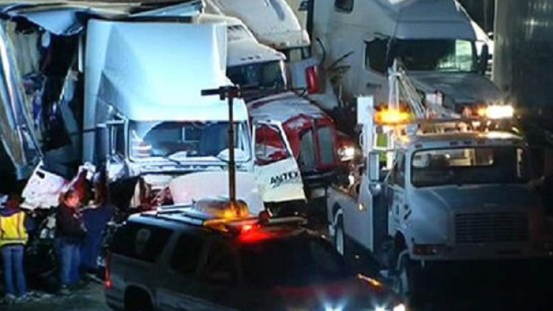 Tres personas murieron el jueves por la tarde en un accidente de varios vehículos que cerró la autopista I- 94 cerca de Michigan City, informaron las autoridades de Indiana.