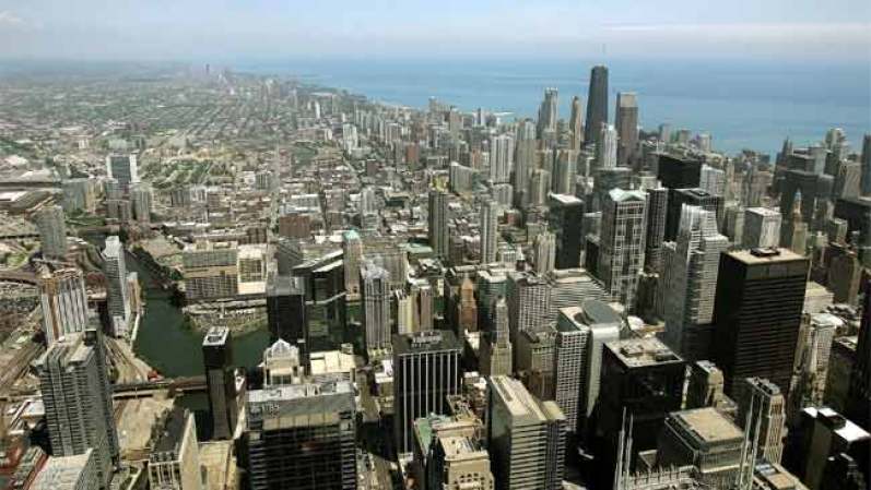 3. Chicago, Illinois: Es la ciudad con la peor congestión vehicular (a la par con Washington, D.C.). Los conductores pasan 70 horas al año en el tráfico. La tasa de desempleo es del 10.3% y es la cuarta ciudad más densamente poblada del país.