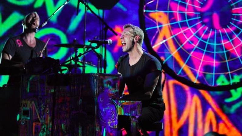 La banda Coldplay deleitó a los asistentes con su música.