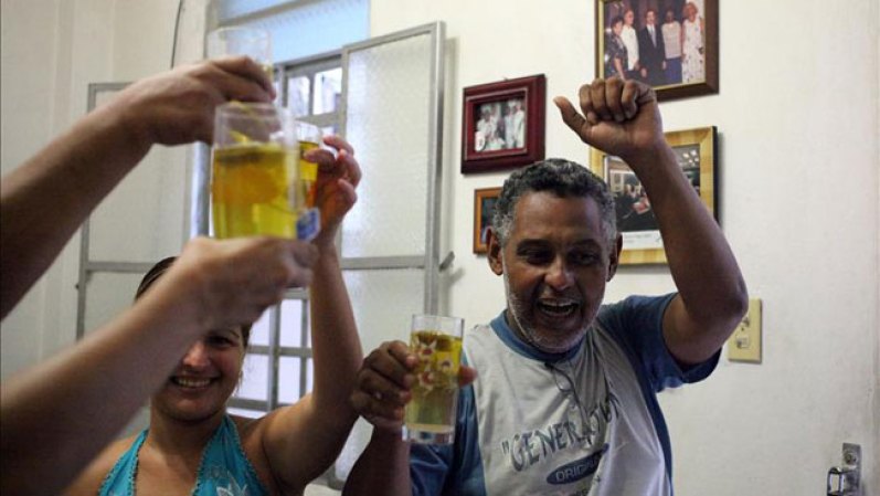 18 DE SEPTIEMBRE, 2012: Los disidentes cubanos en huelga de hambre durante ocho días para exigir la libertad del preso Jorge Vázquez Chaviano y protestar por la situación de la oposición interna abandonaron hoy su ayuno ante el anuncio de la liberación de su compañero, lo que consideraron una "victoria".