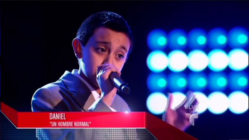 Daniel Casillas, de 11 años, de Chicago, y a quien su padre bautizó como “el tordillo”. Con su tema “Un hombre normal” se ganó a los tres coaches, y hasta hizo que Natalia Jiménez se hincara de rodillas.