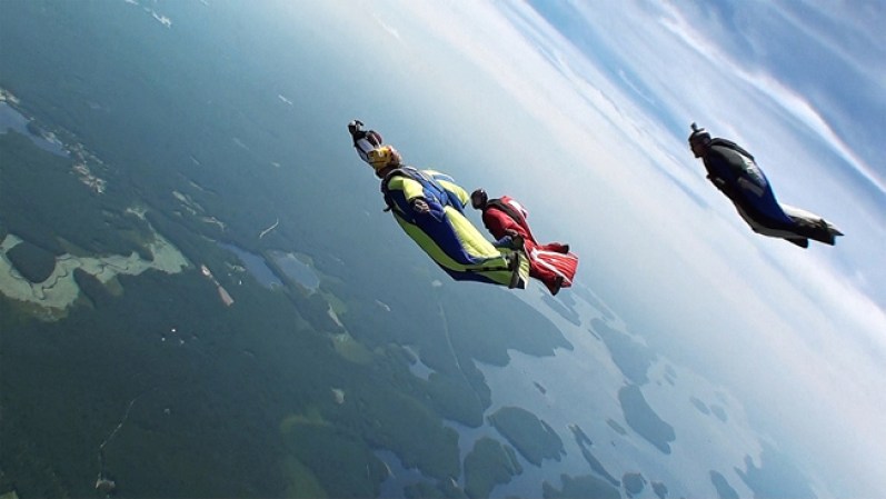 Paracaidismo con wingsuit