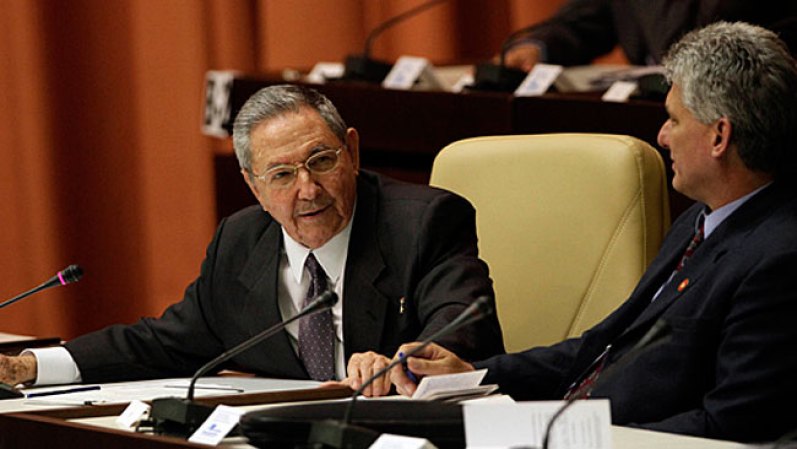 En 1994, en pleno periodo especial, Díaz-Canel fue designado primer secretario del Partido Comunista en Villa Clara, su provincia natal.