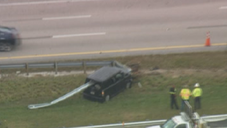 Extraño accidente en el Dolphin Expressway