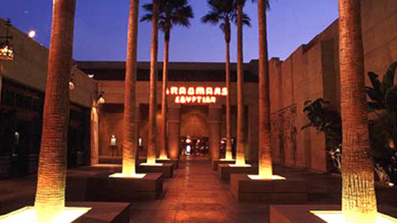 Entrada del Teatro Egipcio en Hollywood, California