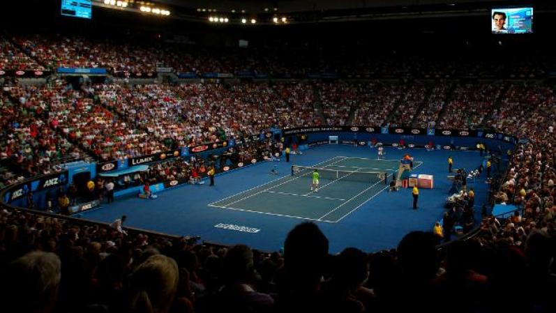 El estadio Rod Laver donde se lleva a cabo la final del Abierto de Australia en Melbourne lució a reventar.