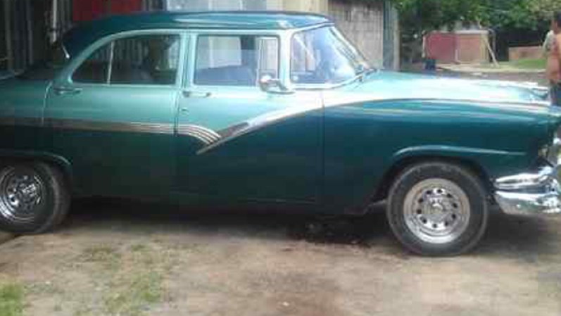 Ford 56 petrolero caja y diferencial toyota. Llama 52732919 - $25,000.