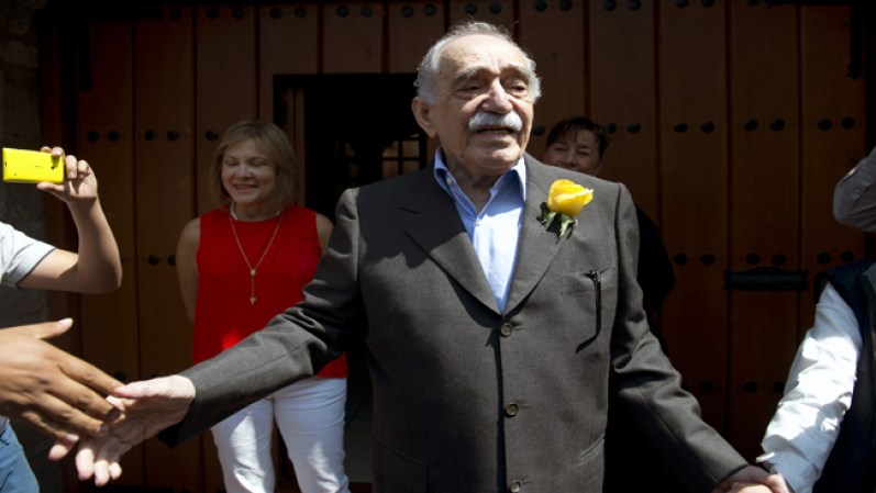 La última aparición pública de García Márquez fue el pasado 6 de marzo frente a su residencia en Ciudad de México al celebrar su cumpleaños número 87.