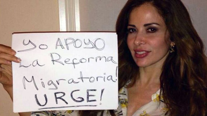 ABRIL 7, 2013 - Los artistas hispanos se suman a la causa que mueve a millones de inmigrantes que piden una pronta y justa reforma. Gloria Trevi, cantante, conductora y actriz reconocida internacionalmente, no sólo por lo controversial, también por la venta de millones de discos en todos el mundo.