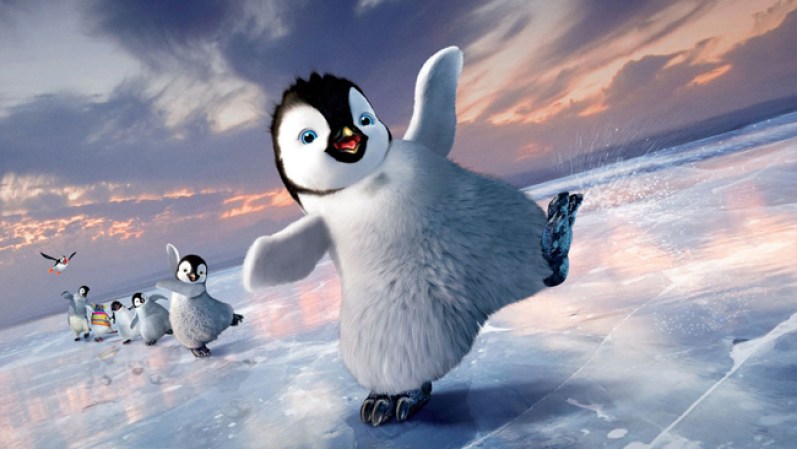 Happy Feet Two. Volverás a vivir las aventuras de estos simpáticos pingüinos. Mumble, el maestro de tap, tiene un problema con su pequeño hijo Erik, quien es renuente a bailar. Erik escapa de su hogar y se encuentra con el poderoso Sven, ¡un pingüino que puede volar! Con las actuaciones de Elijah Wood, Robin Williams, Pink y Brad Pitt. En los cines el 18 de noviembre.