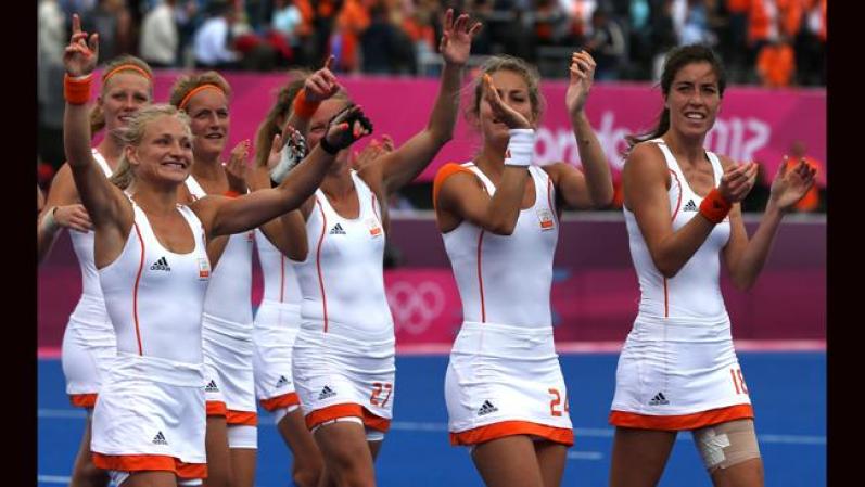 Minifaldas, piernas desarrolladas y movimientos sutiles decoran al hockey, uno de los deportes más tradicionales y elitescos de la historia.