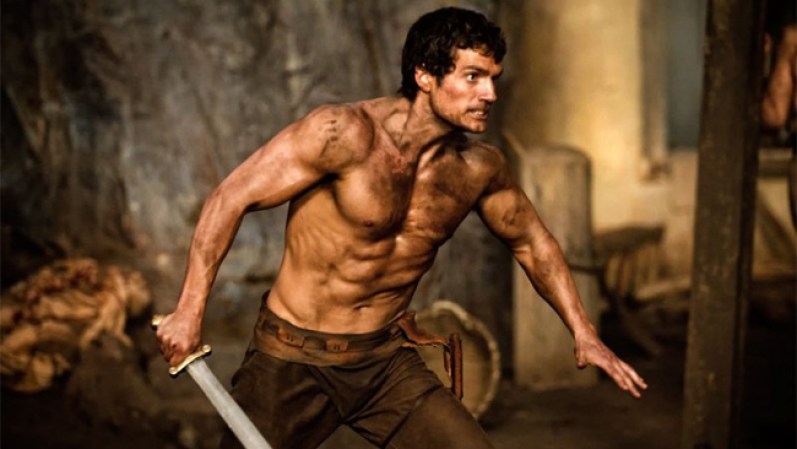Immortals. Teseo es un mortal que Zeus ha escogido para luchar en contra del despiadado rey Hiperión, quien anda como loco por toda Grecia en busca de un arma que puede destruir a la humanidad. Con las actuaciones de Henry Cavill, Mickey Rourke y John Hurt. En los cines el 11 de noviembre.