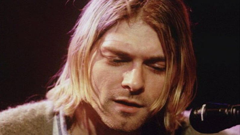 Kurt Cobain, 27 años (1967-1994): líder de la banda Nirvana de tal éxtio que ha vendido más de 50 millones de discos en el mundo. Se suicidó con una pistola, tenía problemas de adicción y tendencias suicidas.