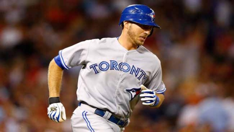 J.P. Arencibia #9 de los Azulejos de Toronto. Catcher. Gana esta temporada $505,600 dólares. Nombre completo: Jonathan Paul Arencibia. Nació: 1/5/1986 en Miami, FL.