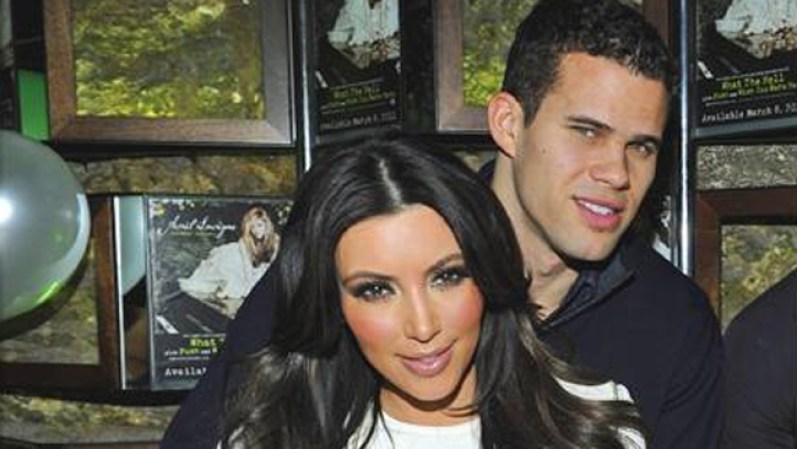 La bella Kim Kardashian había recibió la propuesta de matrimonio de su galán en mayo del 2011 y se casaron en agosto de ese mismo año. Por cierto que dicen que el anillo era espectacular.