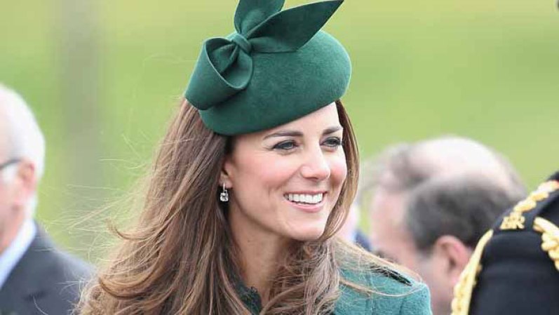 La princesa Kate Middleton hizo gala de su elegancia y buen gusto y escogió un espectacular outfit para celebrar St. Patricks.