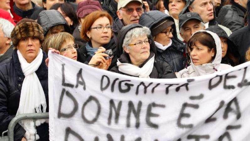 Sin embargo, en Italia las mujeres indignadas con los escándalos de su entonces Presidente no dudaron en alzar la voz.