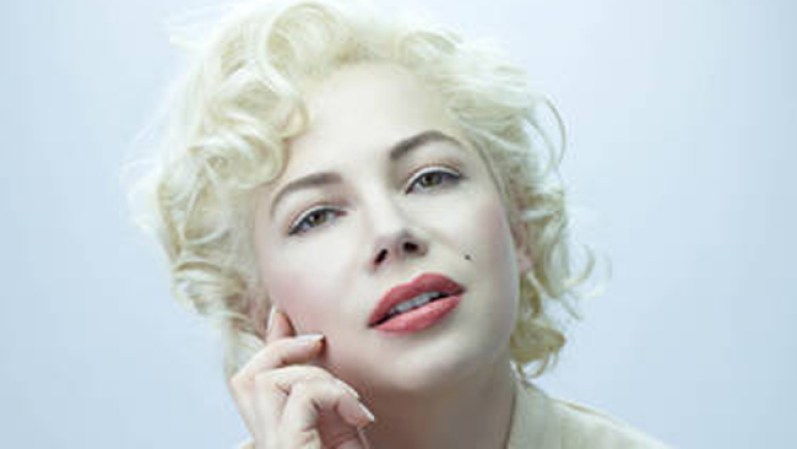 My Week With Marilyn. El filme documenta la semana en que Marilyn Monroe fue escoltada por los alrededores de Gran Bretaña por el escritor Colin Clark, luego de que su esposo, Arthur Miller, dejara el país mientras ella rodaba “The Prince and the Showgirl”. Con las actuaciones de Michelle Williams, Eddie Redmayne y Kenneth Branagh. En los cines el 23 de noviembre.