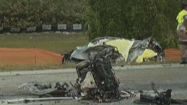 Restos de la minivan en la que viajaban las 4 personas fallecidas, que viajaban en dirección sur por la I-95, cuando fueron colisionados.