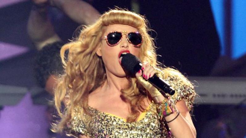#9-Paulina Rubio tiene 2,488,094 seguidores en Twitter