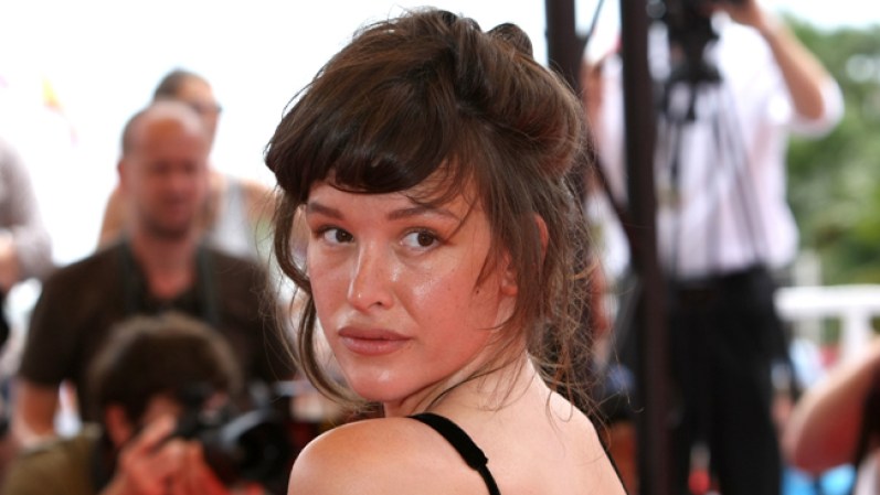 Paz de la Puerta, posición 99: Es la nueva chica mala de la televisión con su participación en la serie “Boardwalk Empire” y su vida fuera de las cámaras parece ser igual de escandalosa.