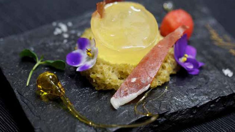 El prestigioso restaurante madrileño Cinco Jotas organizó un concurso de tapas donde los mayores cocineros pudieron dar rienda suelta a su imaginación.