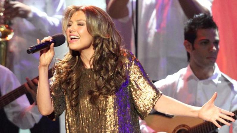 #8-Más de 2,506,450 personas siguen a Thalia a través de Twitter.