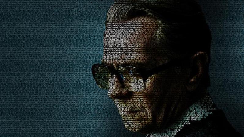"Tinker, Tailor, Soldier, Spy". En los sombríos días de la Guerra Fría, el veterano espía británico “George Smiley” es forzado a regresar de su retiro para dejar al descubierto a un agente soviético. Con las actuaciones de Gary Oldman y Colin Firth. En los cines el 9 de diciembre.