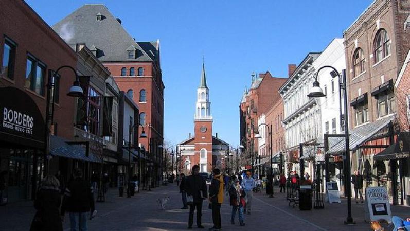 Burlington, Vermont: Aquí el ecologismo produce gran parte del crecimiento económico de la ciudad, lo que puede apreciarse en la industria de la comida, con un sinnúmero de negocios y empresas alimentarias locales que suplen la demanda de los residentes.