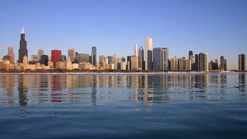 Chicago, Illinois: No importa que no haya un océano en Chicago, pues encontrarás diversión veraniega en los lagos. Con un clima cálido en esta temporada y un ambiente ideal para los peatones, podrás caminar y disfrutar de la hermosa vista del horizonte.