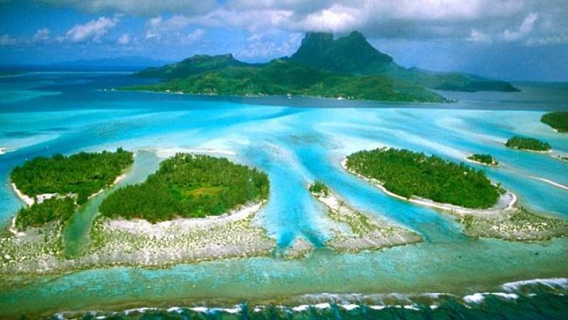 Bora Bora, en la Polinesia Francesa, es uno de los destinos más exóticos del mundo, y ofrece un clima ideal en septiembre con una temperatura seca y cálida.